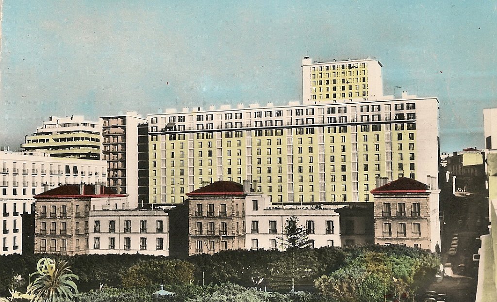 334-Cite Lescure et Gendarmerie.jpg